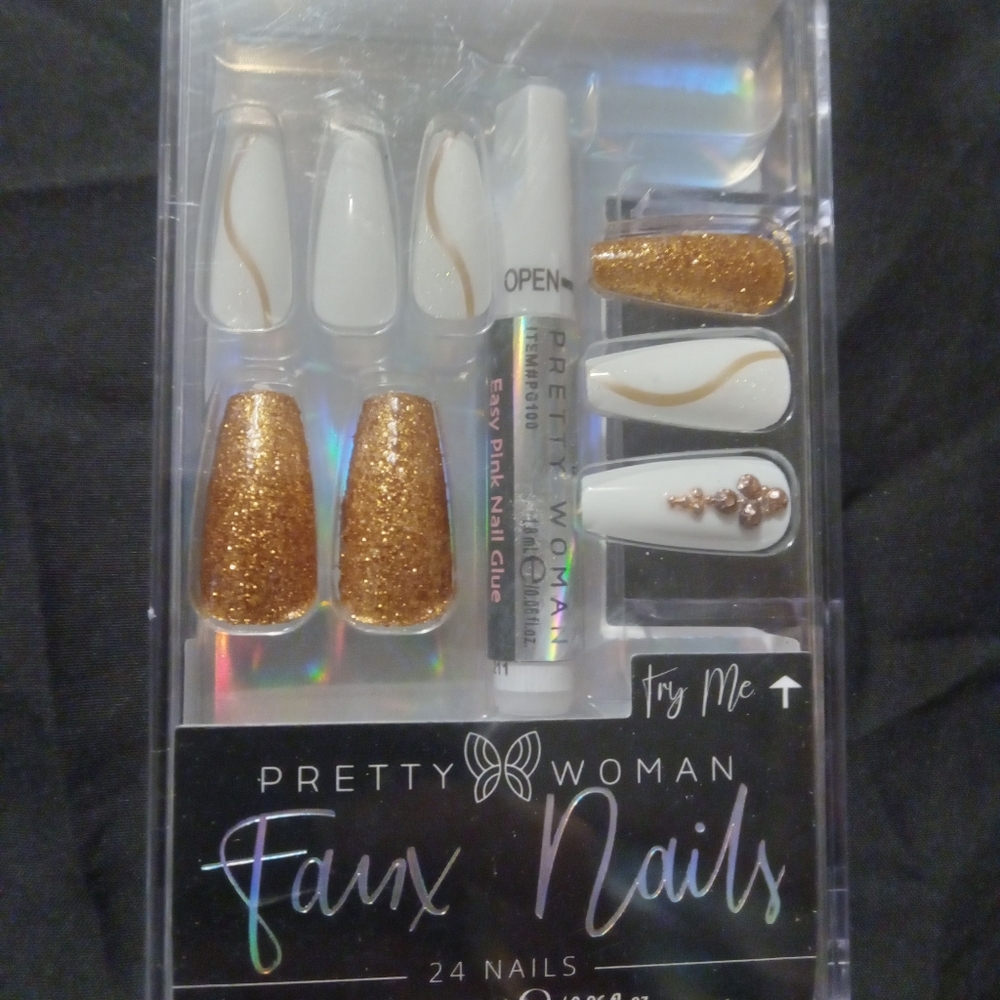 NEW Unopened Pretty Woman Try Me Faux Nails Gold/White
